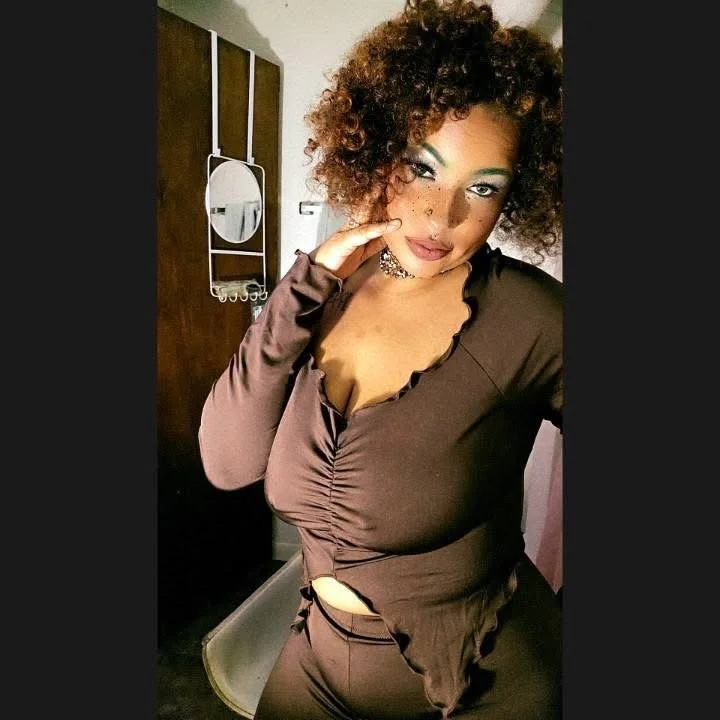 lightskin bigtits image 22