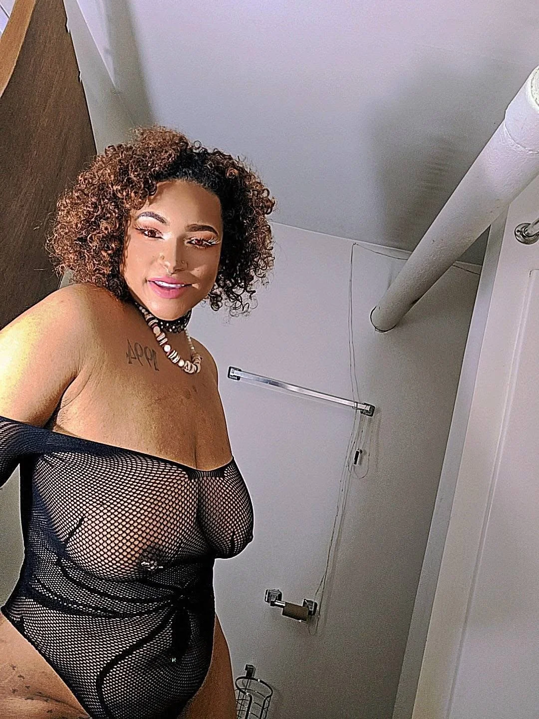 lightskin bigtits image 26