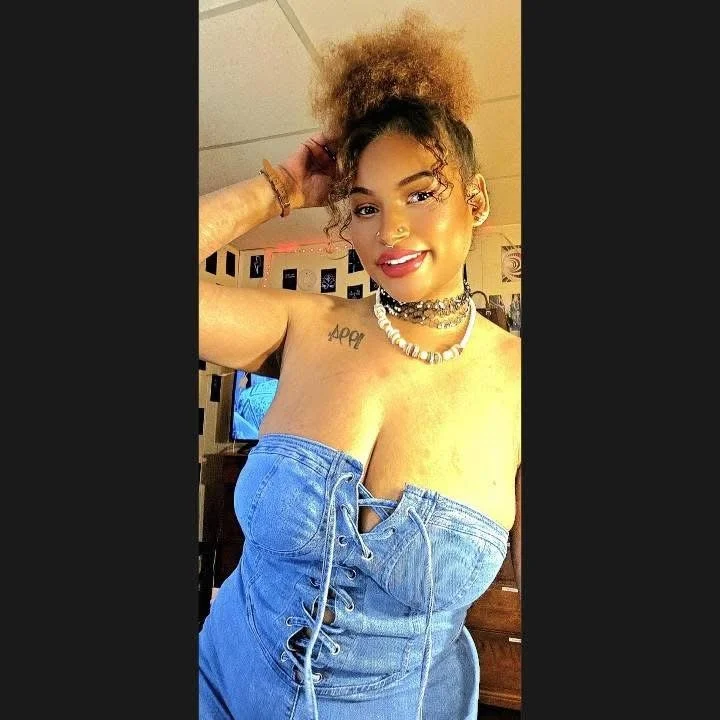 lightskin bigtits image 41