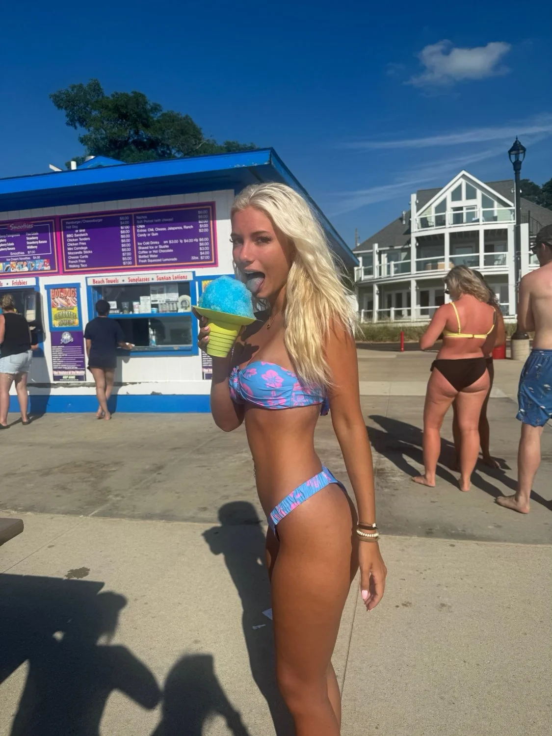 Sexy petite snow bunny image 3