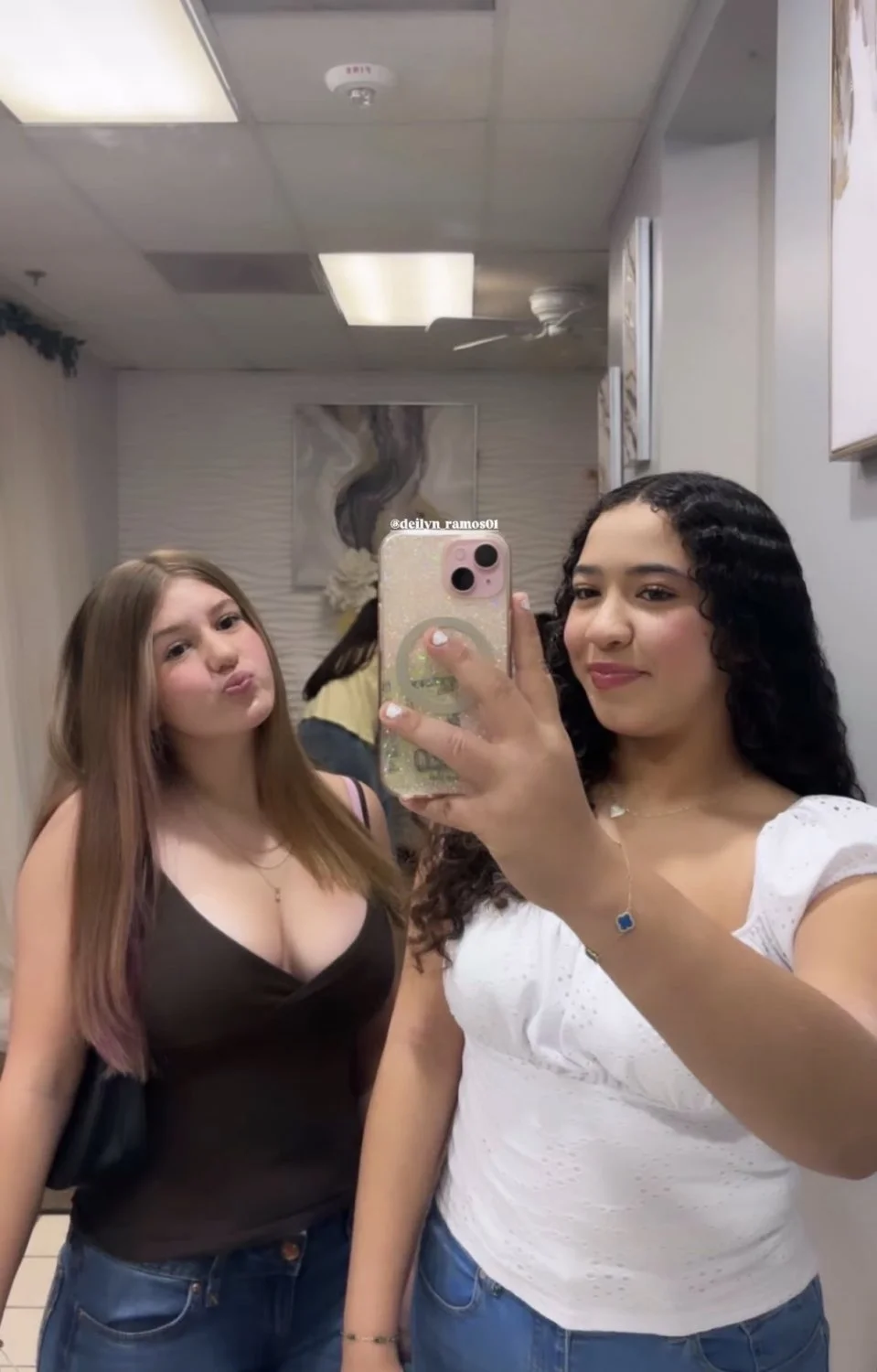 Look my sexy ass friend image 9