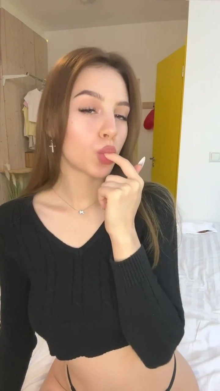 🔞 petite body naked dirty blowjob wet orgasm 💦🫦 Check OF main image
