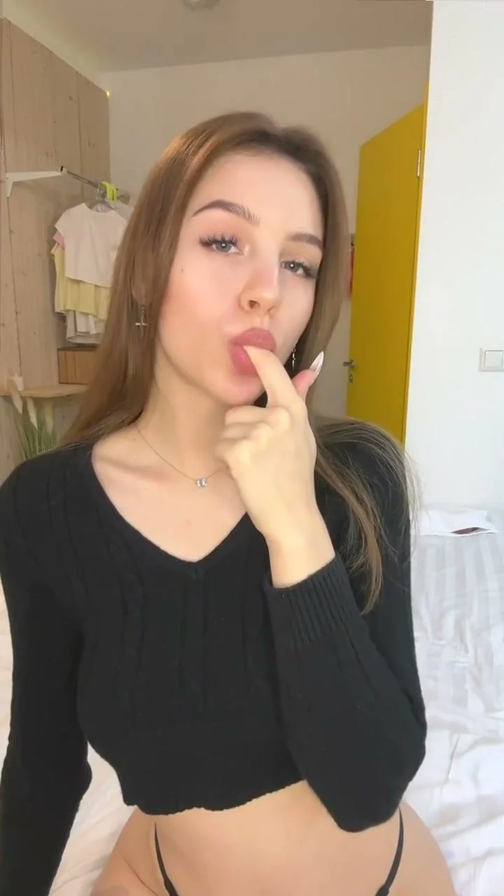 🔞 petite body naked dirty blowjob wet orgasm 💦🫦 Check OF image 5