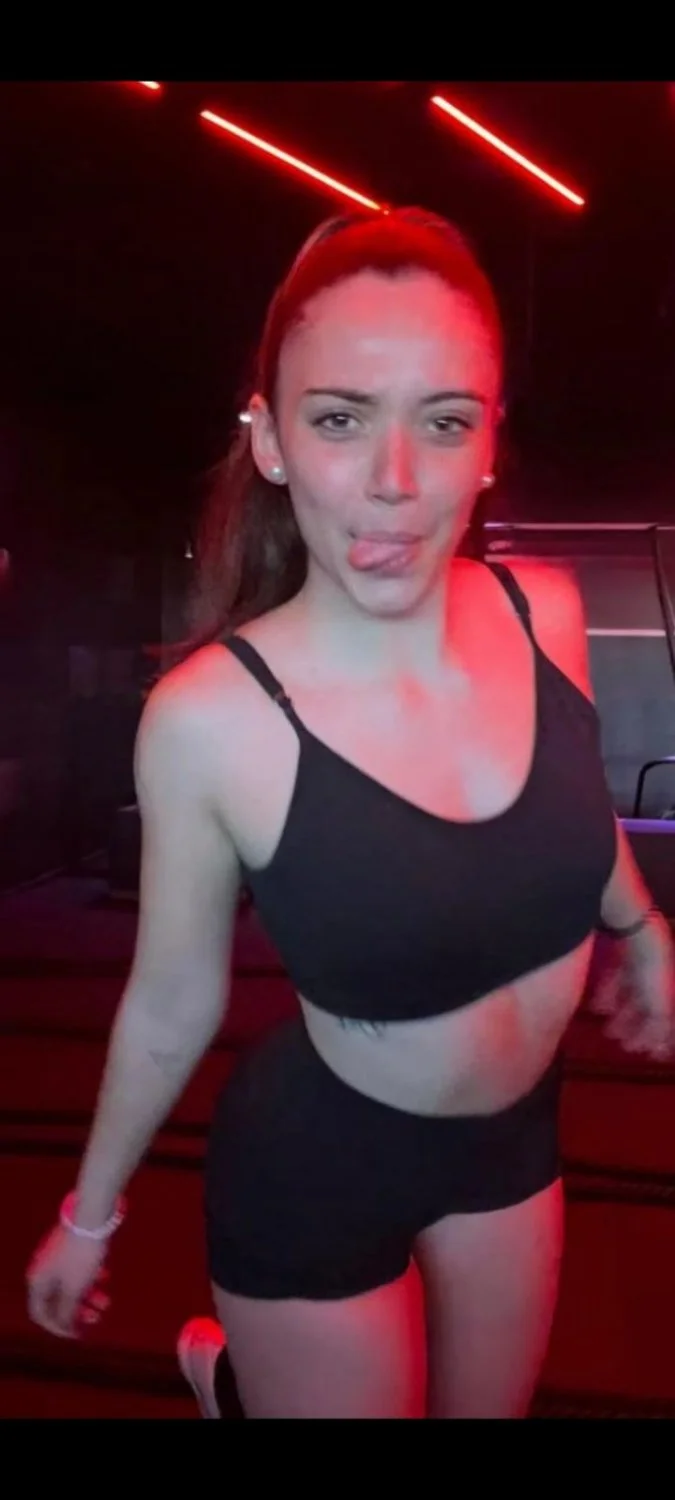 Hot slim thick teen caye 2 image 5