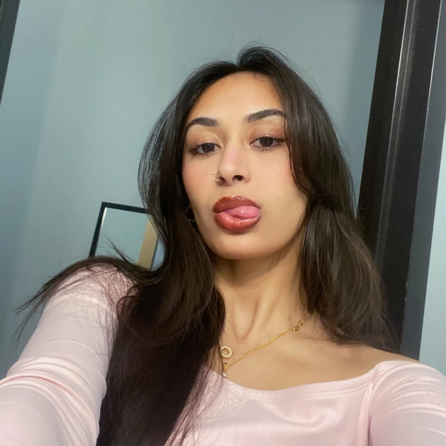 Perfect face to cum on image 5