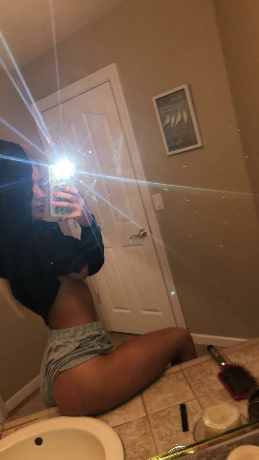 Exposing Liv image 37