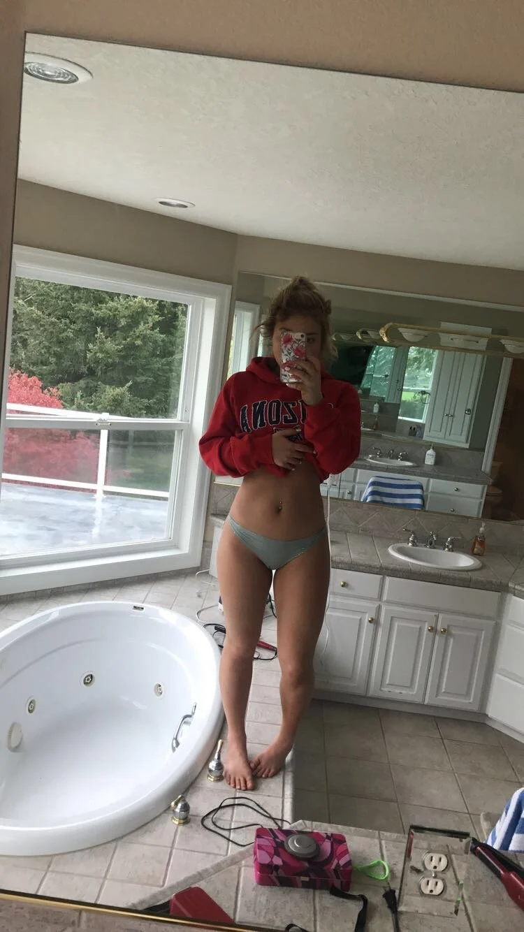 Exposing Liv image 42