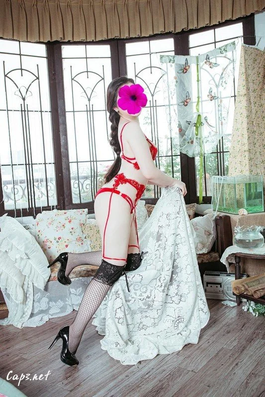Gái gọi SanSan aka Gái gọi Tuyết Moon leaked nude image 13