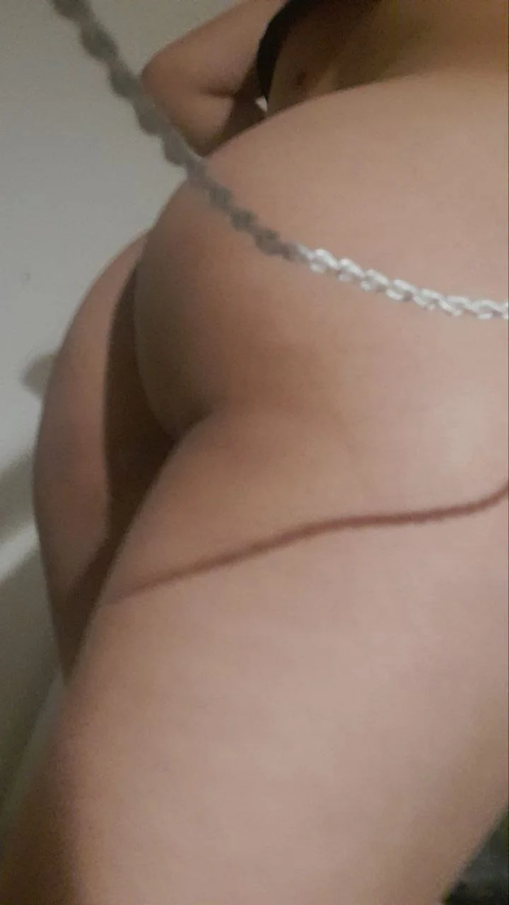 La perra de Katherine se exhibe como la prostituta barata que quiere ser image 9