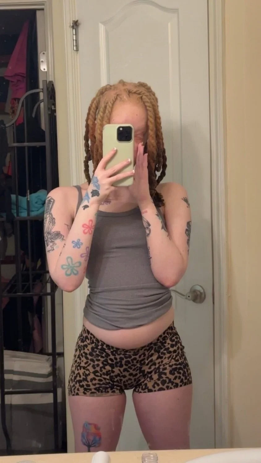 I would fuck the shit out of her at that bathroom image 6