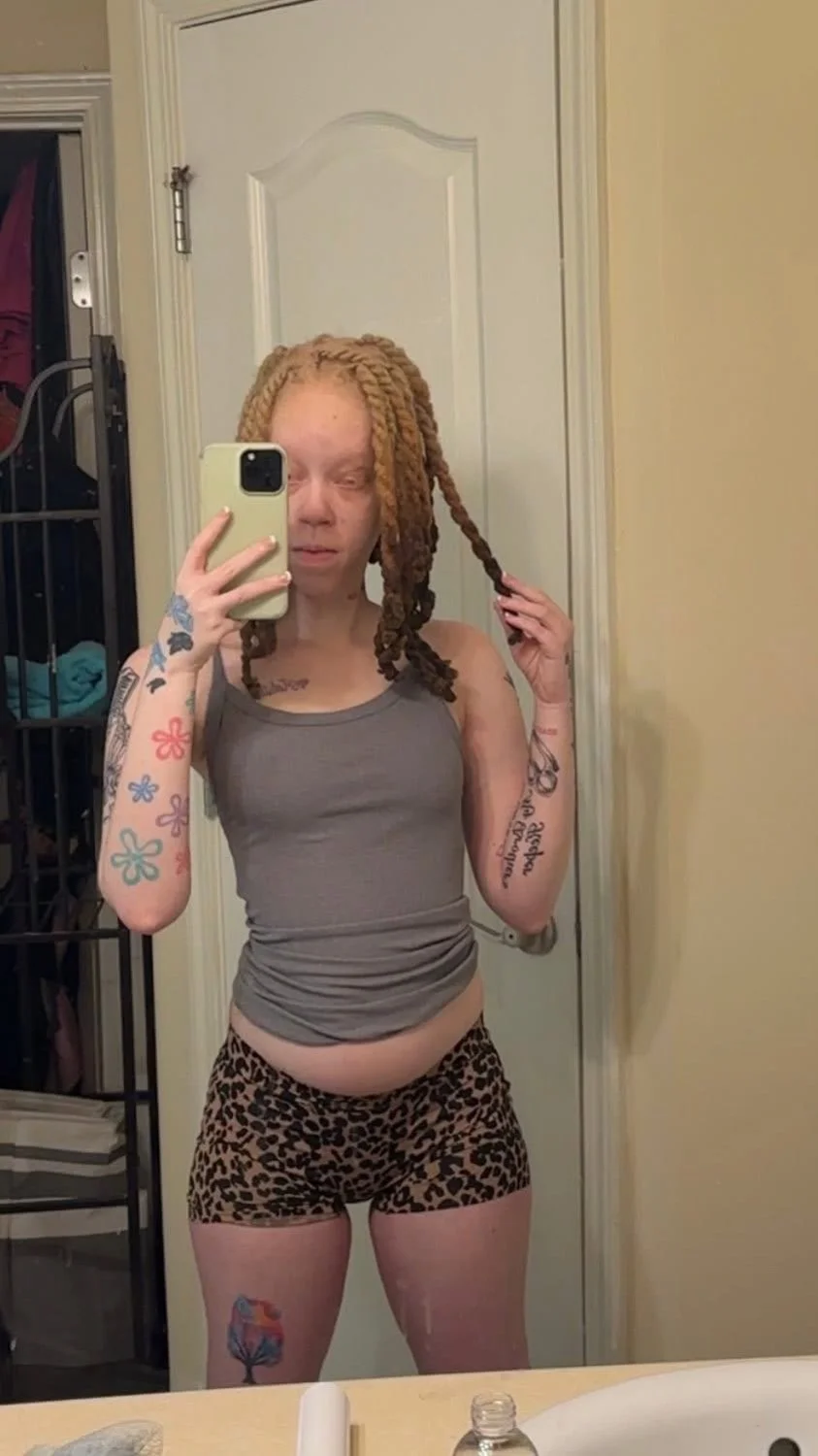 I would fuck the shit out of her at that bathroom image 7