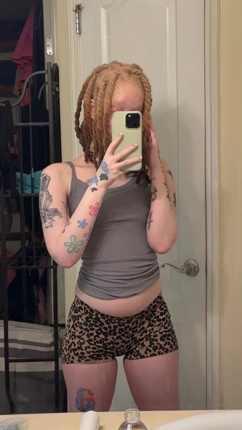 I would fuck the shit out of her at that bathroom image 8