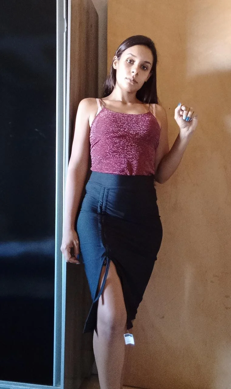 Larissa crente morena amadora rabuda main image