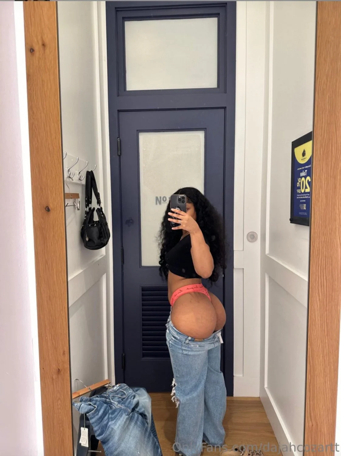Gorgeous65 image 6
