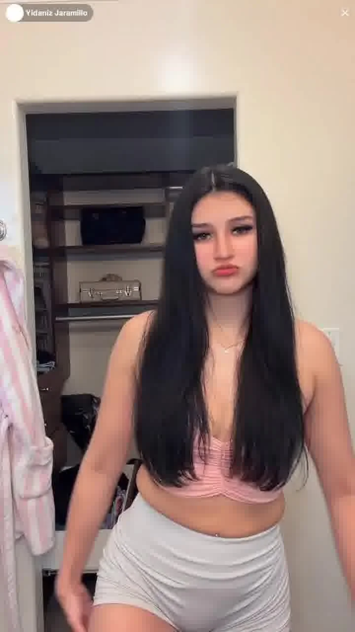tiktok live latina shorts image 3