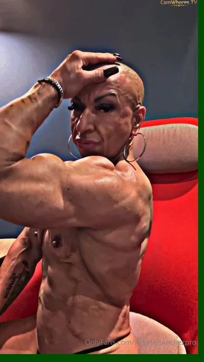 Outrageous bodybuilding nudes of Mrs Sanchez image 4