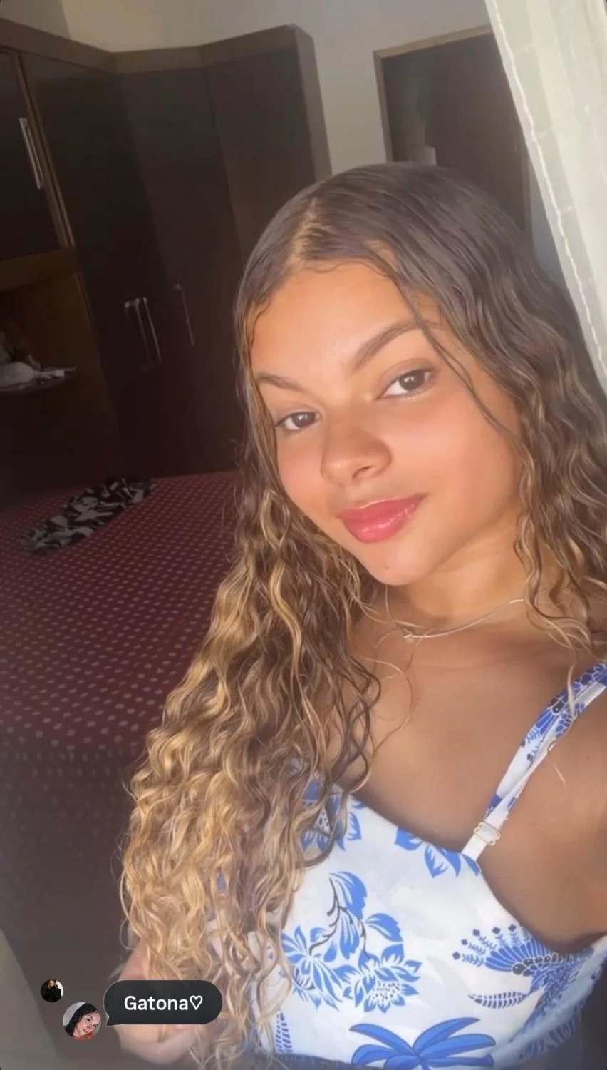 Novinha teve fotos vazadas mostrando o peitinho e a bucetinha pro macho image 5