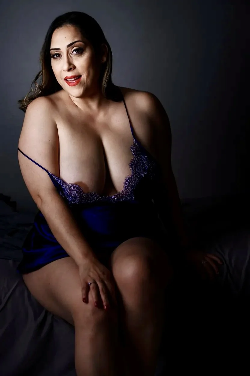 Saggy big tit brunette milf boudoir image 11