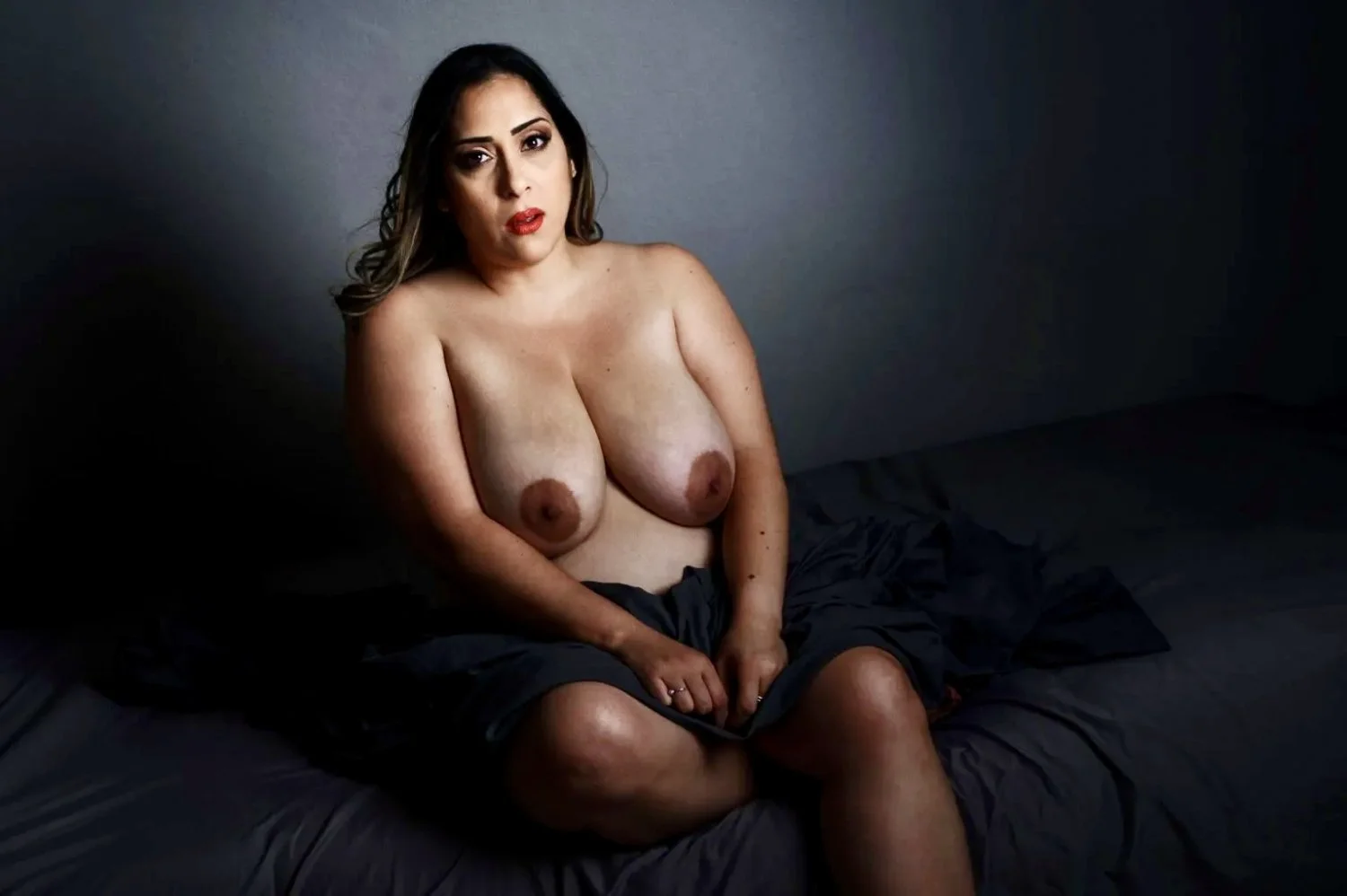 Saggy big tit brunette milf boudoir image 14