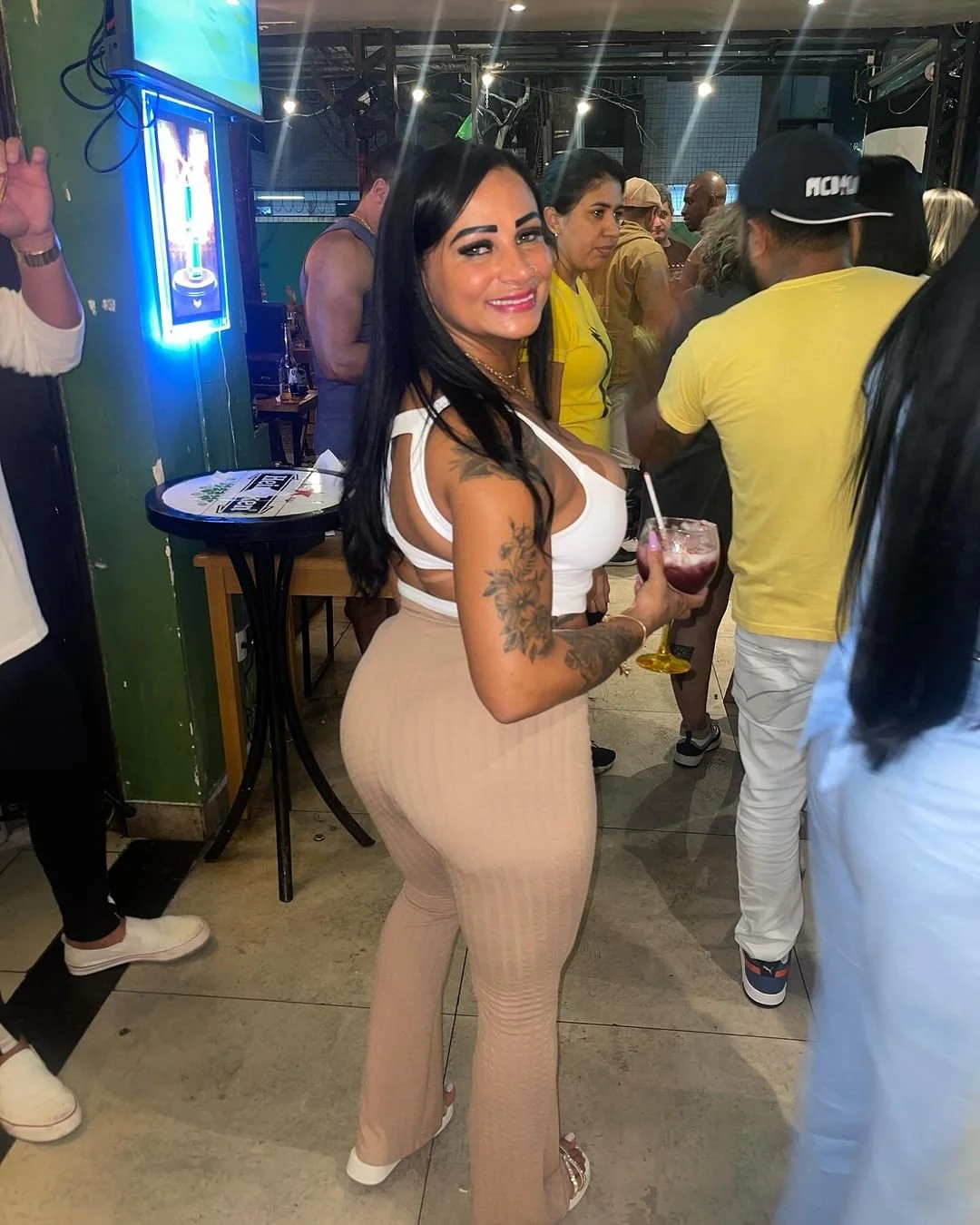 Vänëssïnhª Milf Safada Morena Gostosa image 33