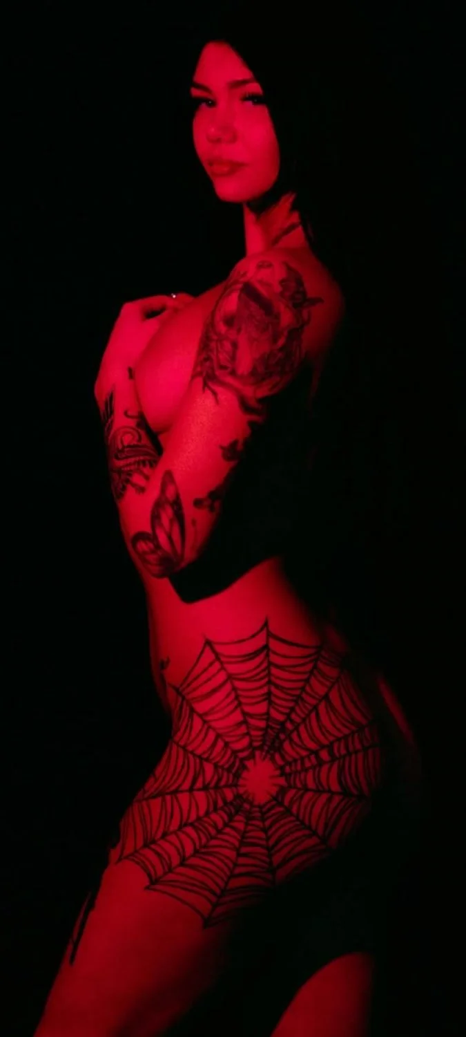 Petite Toronto stripper image 3