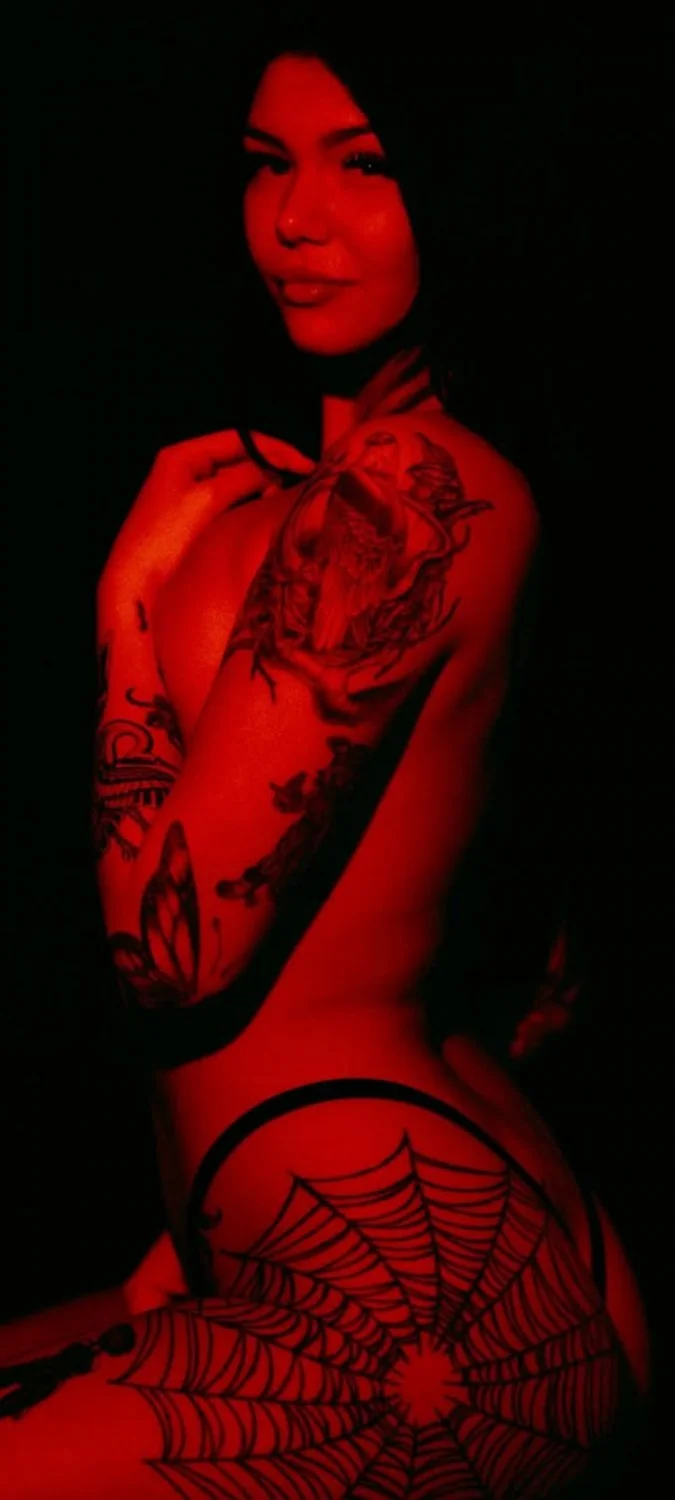 Petite Toronto stripper image 4