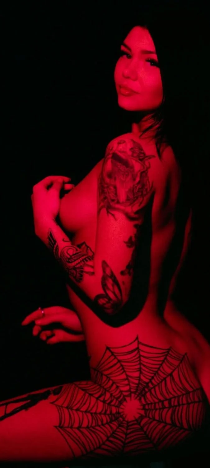 Petite Toronto stripper image 5