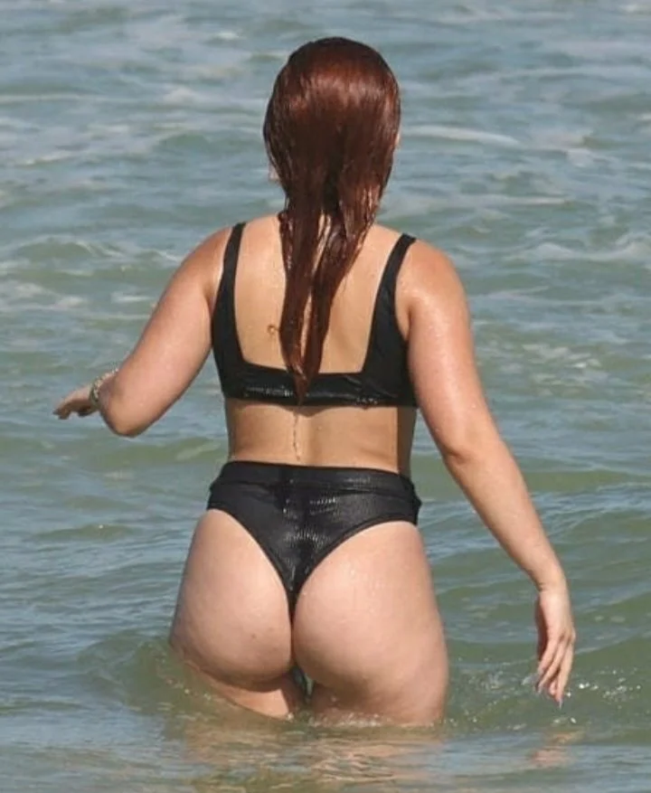 1 - Larissa manoela- biquíni image 19