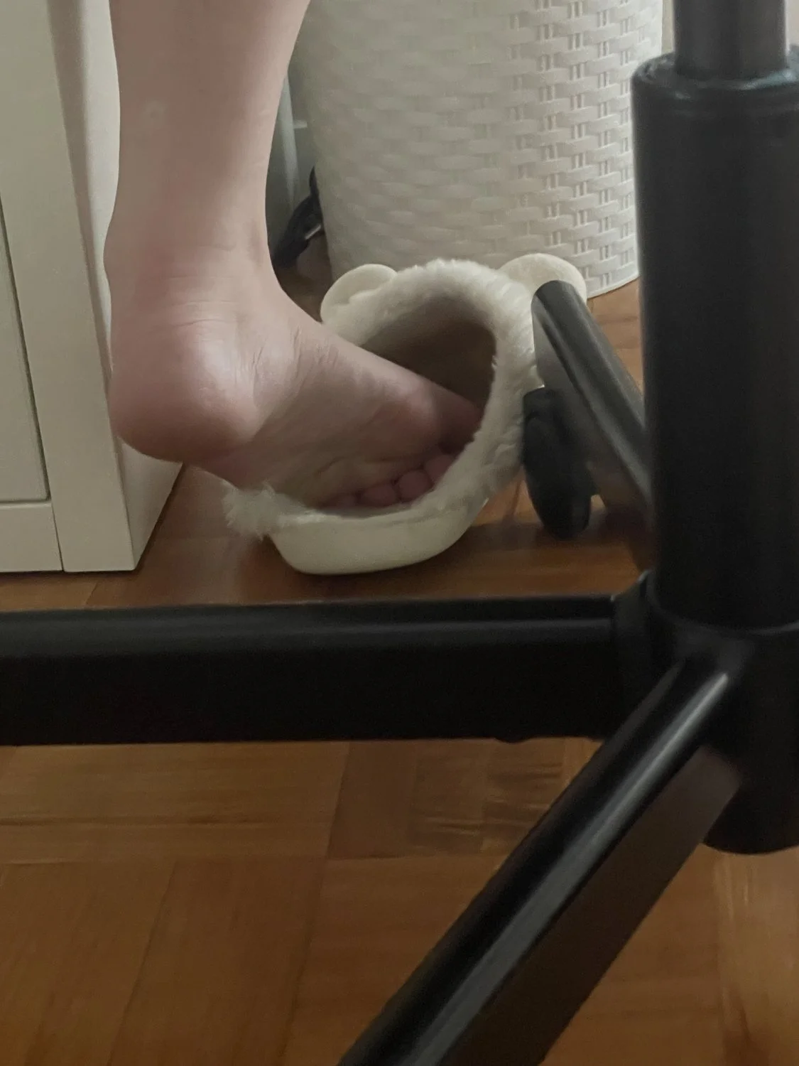 Spying on sister around the house-part 3 image 8