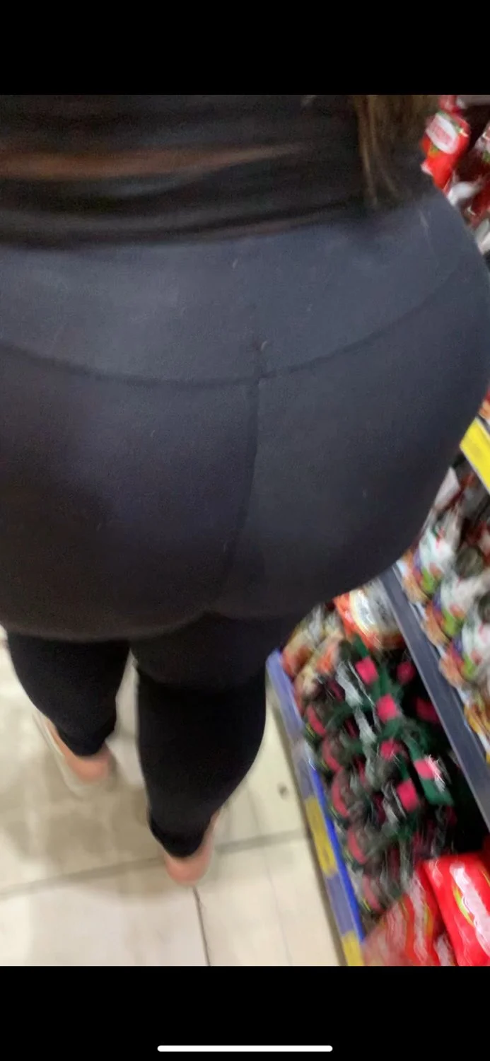 Filmou o rabao da Gordinha gostosa no mercado image 3