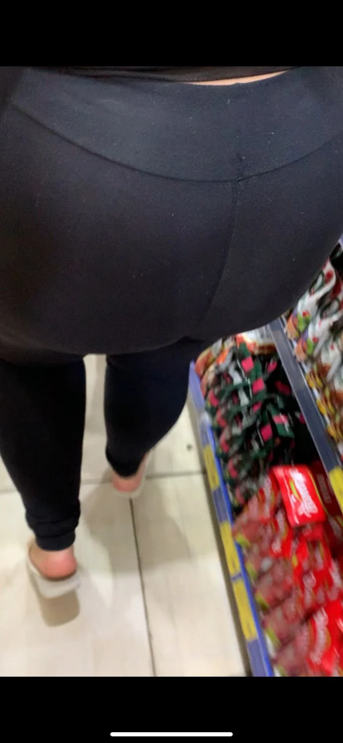Filmou o rabao da Gordinha gostosa no mercado image 4