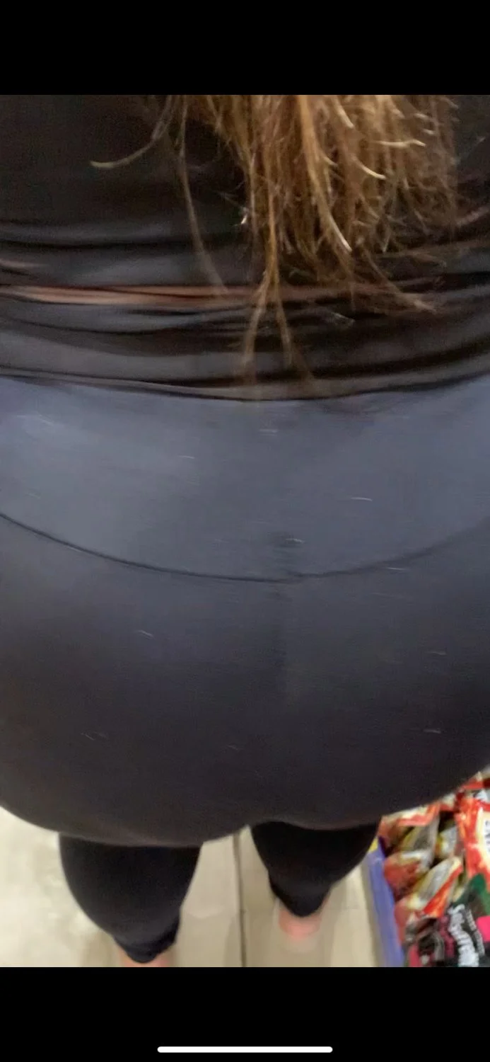 Filmou o rabao da Gordinha gostosa no mercado image 5
