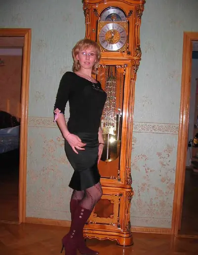 Blonde MILF aus dem web cover image