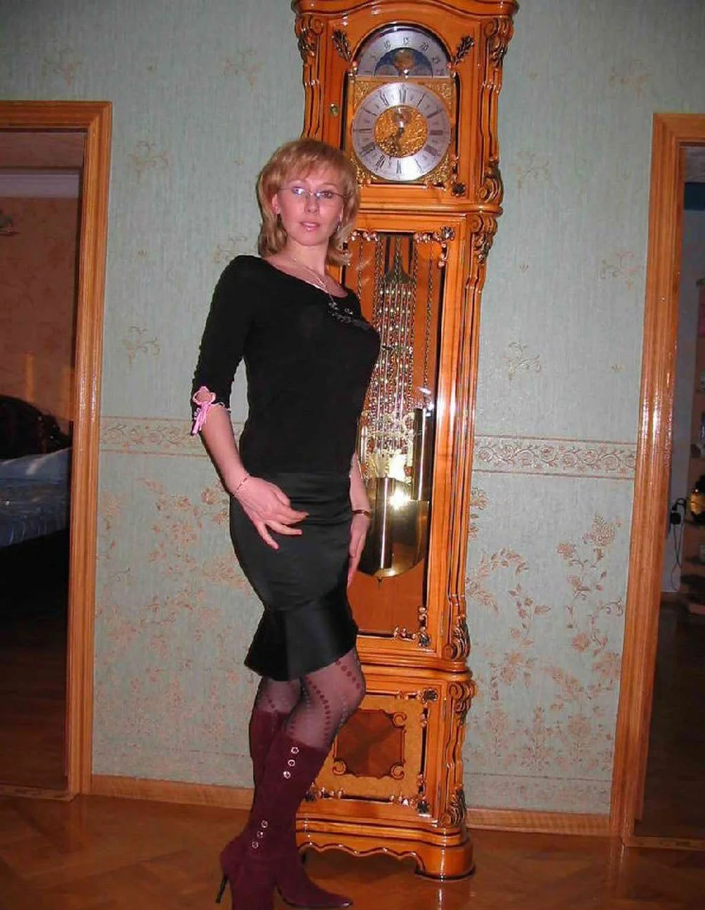 Blonde MILF aus dem web main image