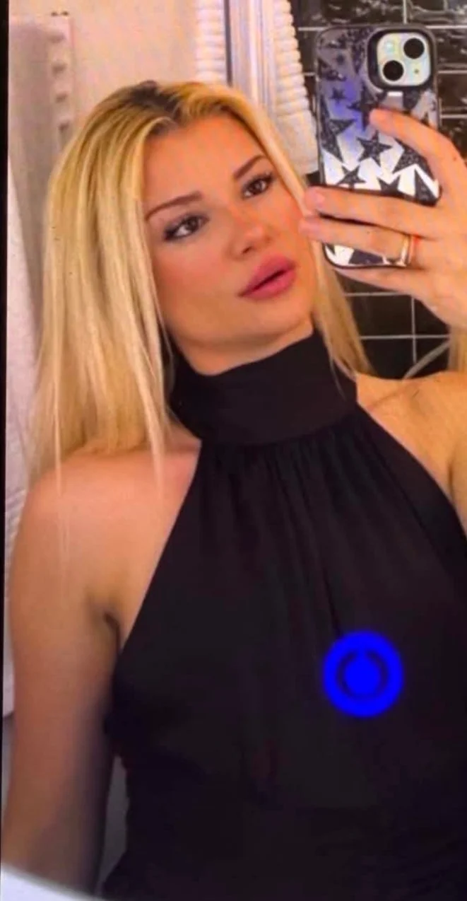 Shameless blonde teen slut Lara naked image 10