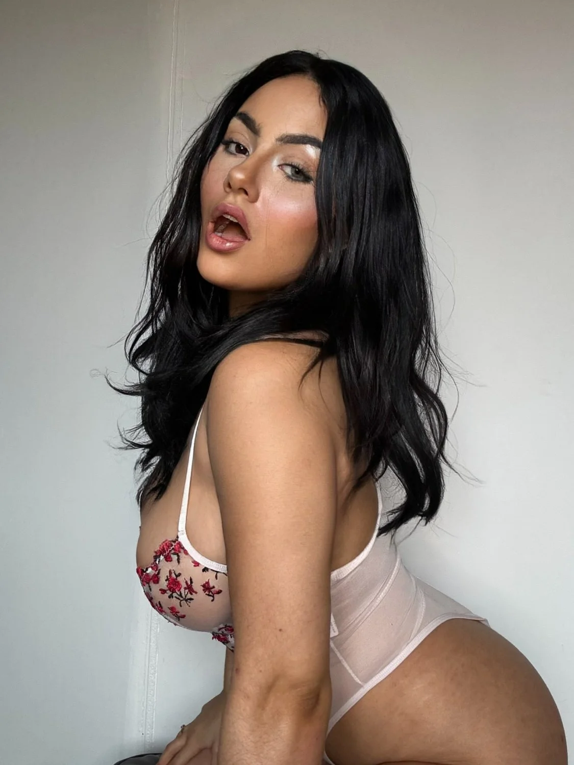 Milf College Pov Threesome Dirty Talking Solo image 2