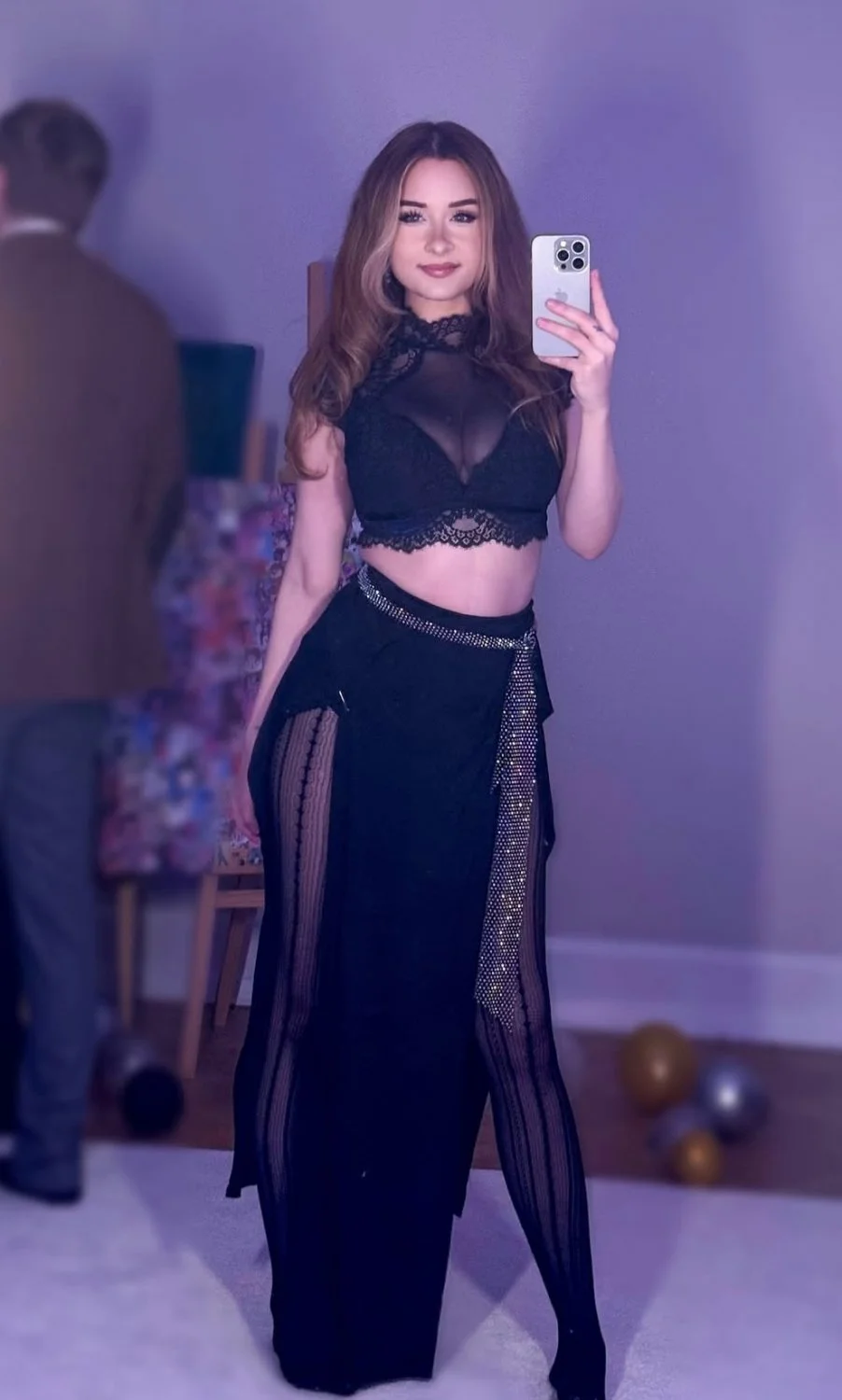I wanna fuck her so baddd 😆🤤🤤😭 image 3