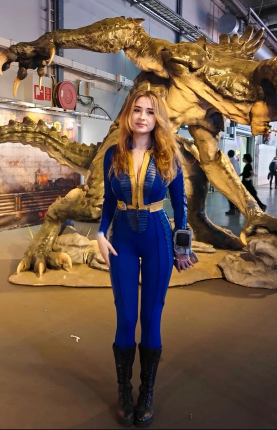 I wanna fuck her so baddd 😆🤤🤤😭 image 5