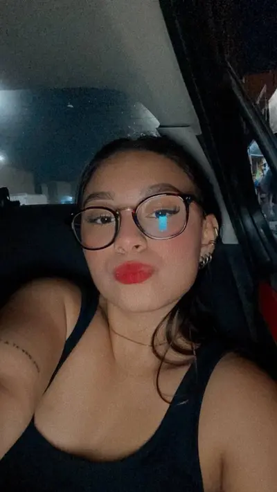 🤤 Que les párese esta putita? 🥵 cover image