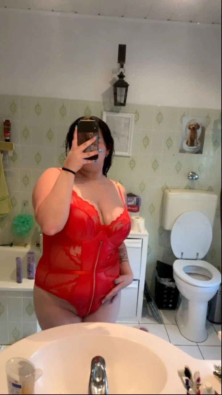 German BBW slut Samantha Wolf from Berlin really lets everyone have a go, she loves cum image 4