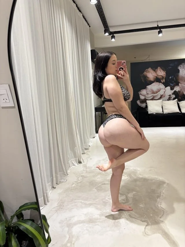 Argentina blanquita sexy con enorme Culote rico delicioso image 2