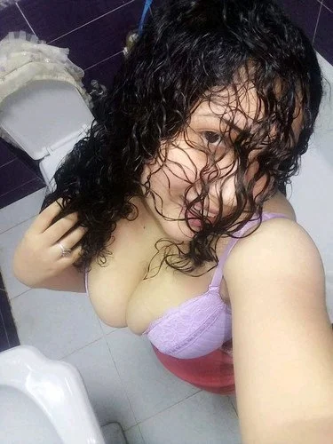 Hot Arab veiled image 4