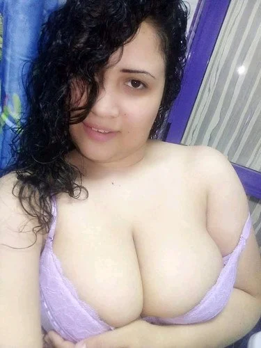 Hot Arab veiled image 5