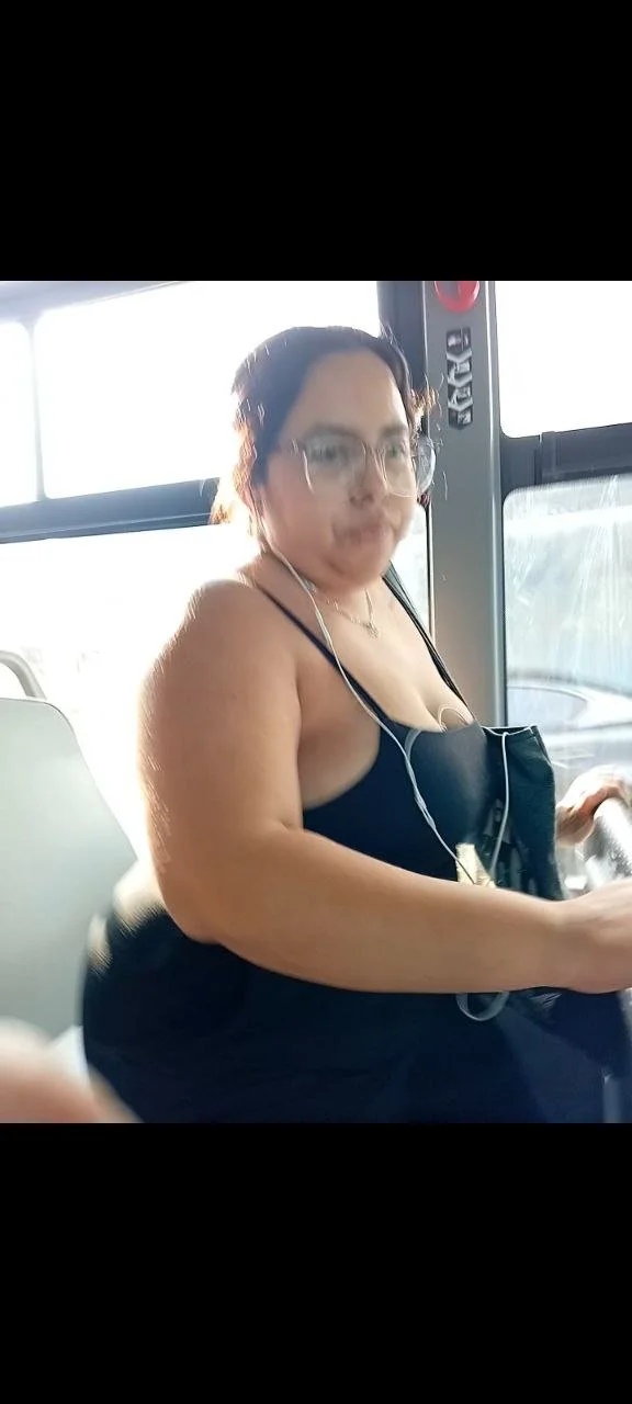 Gorda tetona en el ulua image 6