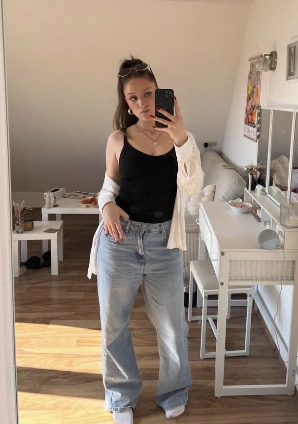 Emma 18 image 12
