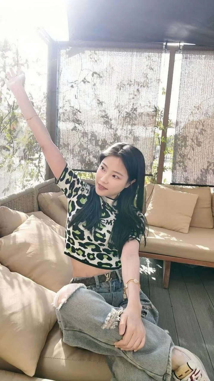 Asian Teen 115 image 8