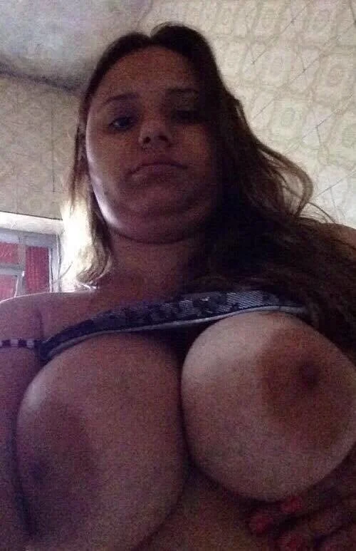 Novinha gordelicia leva porra na cara todo dia!!! vazou, vazada, vazados, amador, novinha, corno image 1