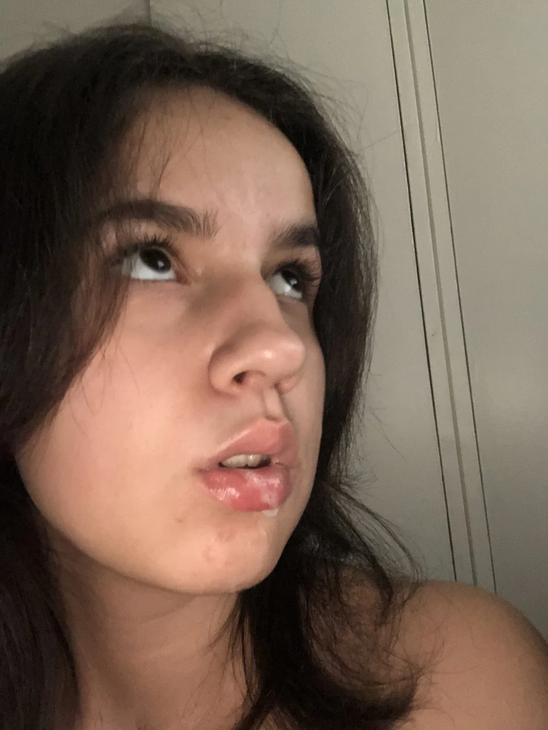 Dumb online slut Laura begging to be exposed image 8