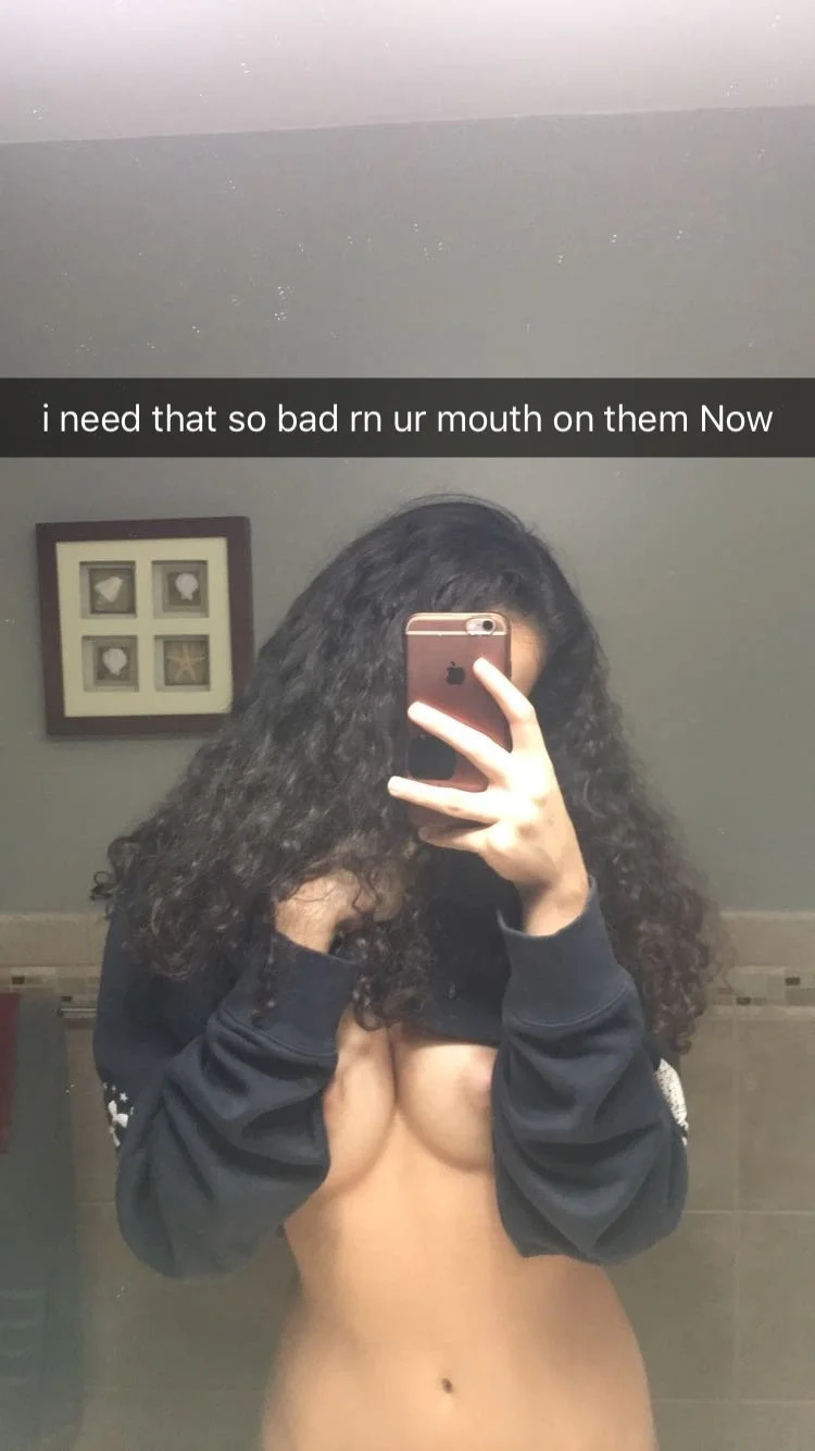 amateur gf Valentina image 11