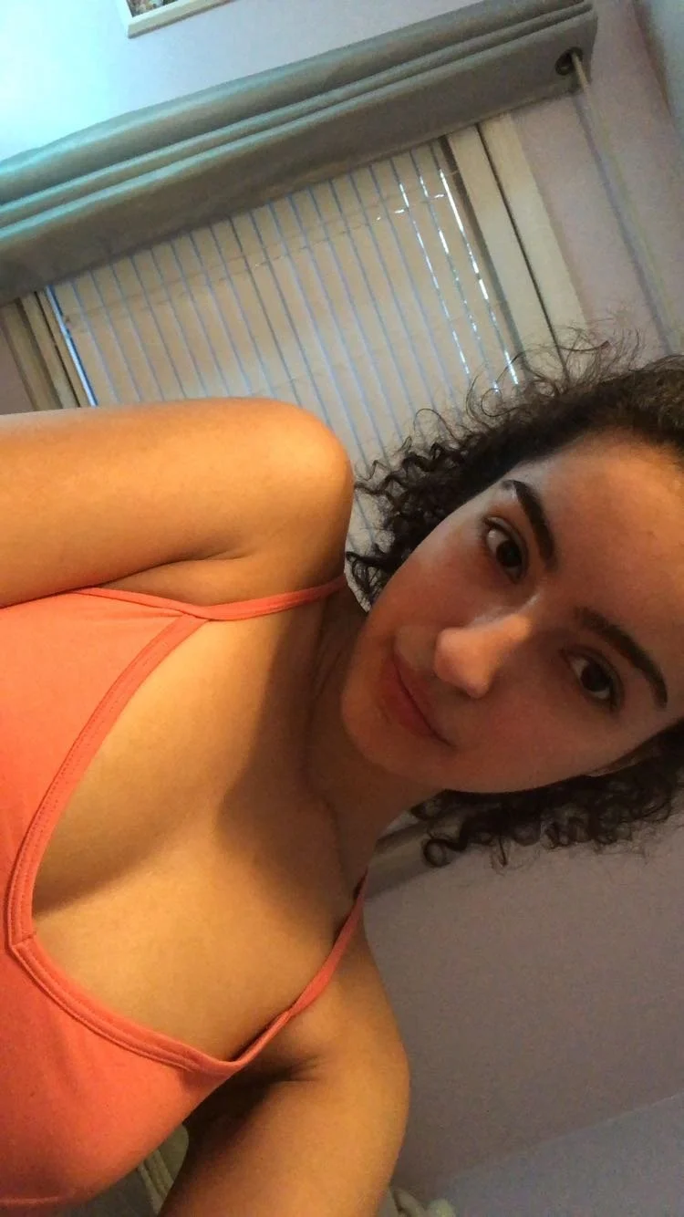 amateur gf Valentina image 13